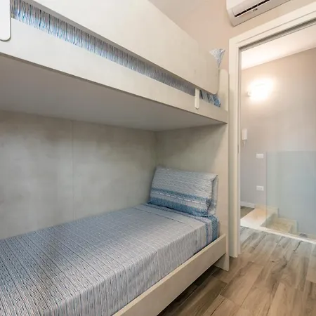 Elizabeth House * 빌라시미우스